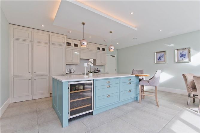 Photo 5 of 16 — 24 Castleknock Cross, Castleknock, Dublin 15