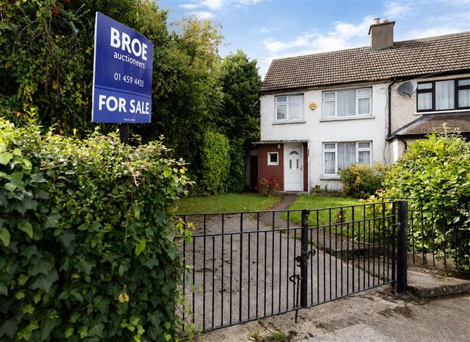Photo 1 of 25 — 65 Walkinstown Park, Walkinstown, Dublin 12