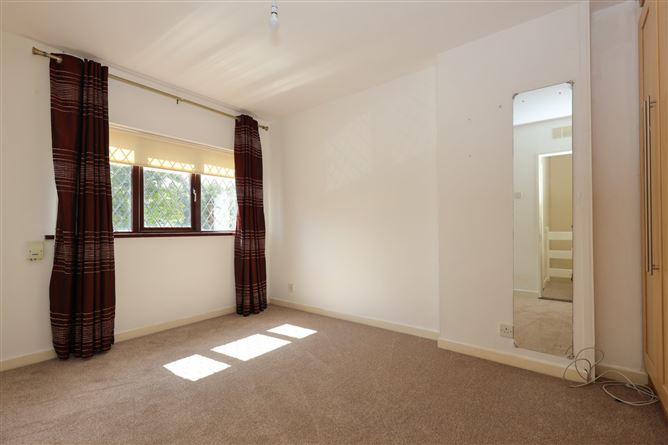 72 Mountain View, Crinken Glen, Shankill, Dublin 18
