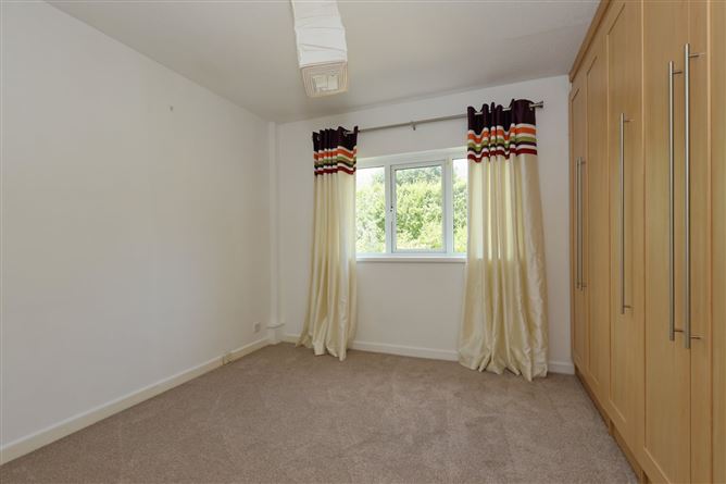 72 Mountain View, Crinken Glen, Shankill, Dublin 18