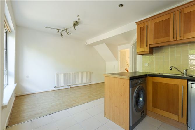 72 Mountain View, Crinken Glen, Shankill, Dublin 18