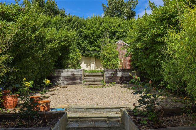 72 Mountain View, Crinken Glen, Shankill, Dublin 18