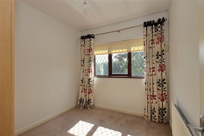 72 Mountain View, Crinken Glen, Shankill, Dublin 18