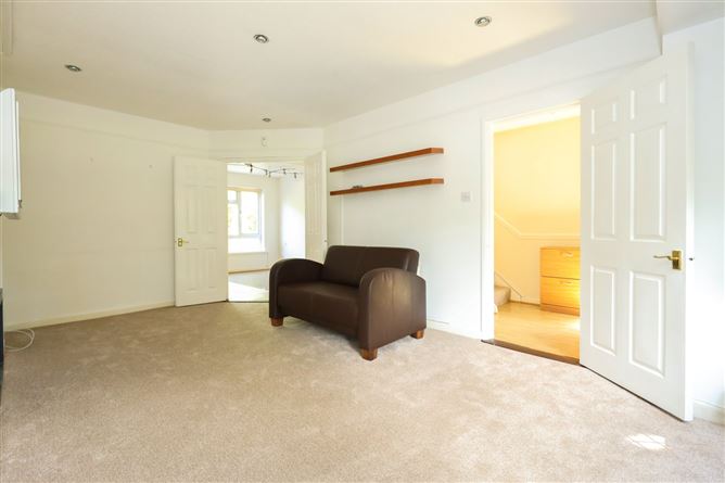 72 Mountain View, Crinken Glen, Shankill, Dublin 18