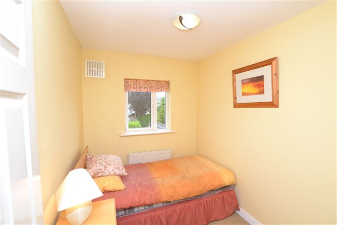 2 Woodbury, Gorey, Wexford
