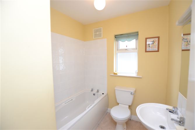 2 Woodbury, Gorey, Wexford
