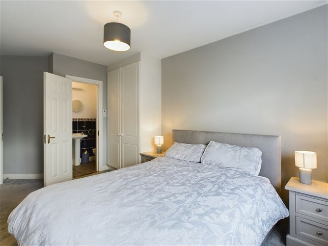 20 Cathedral Court, Clare Road, Ennis, Co. Clare.