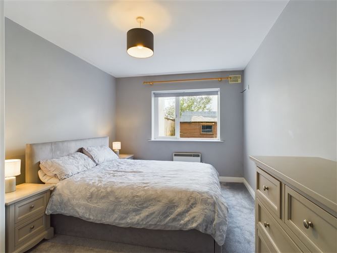 20 Cathedral Court, Clare Road, Ennis, Co. Clare.