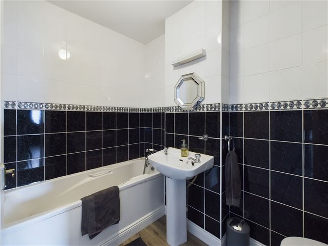 20 Cathedral Court, Clare Road, Ennis, Co. Clare.