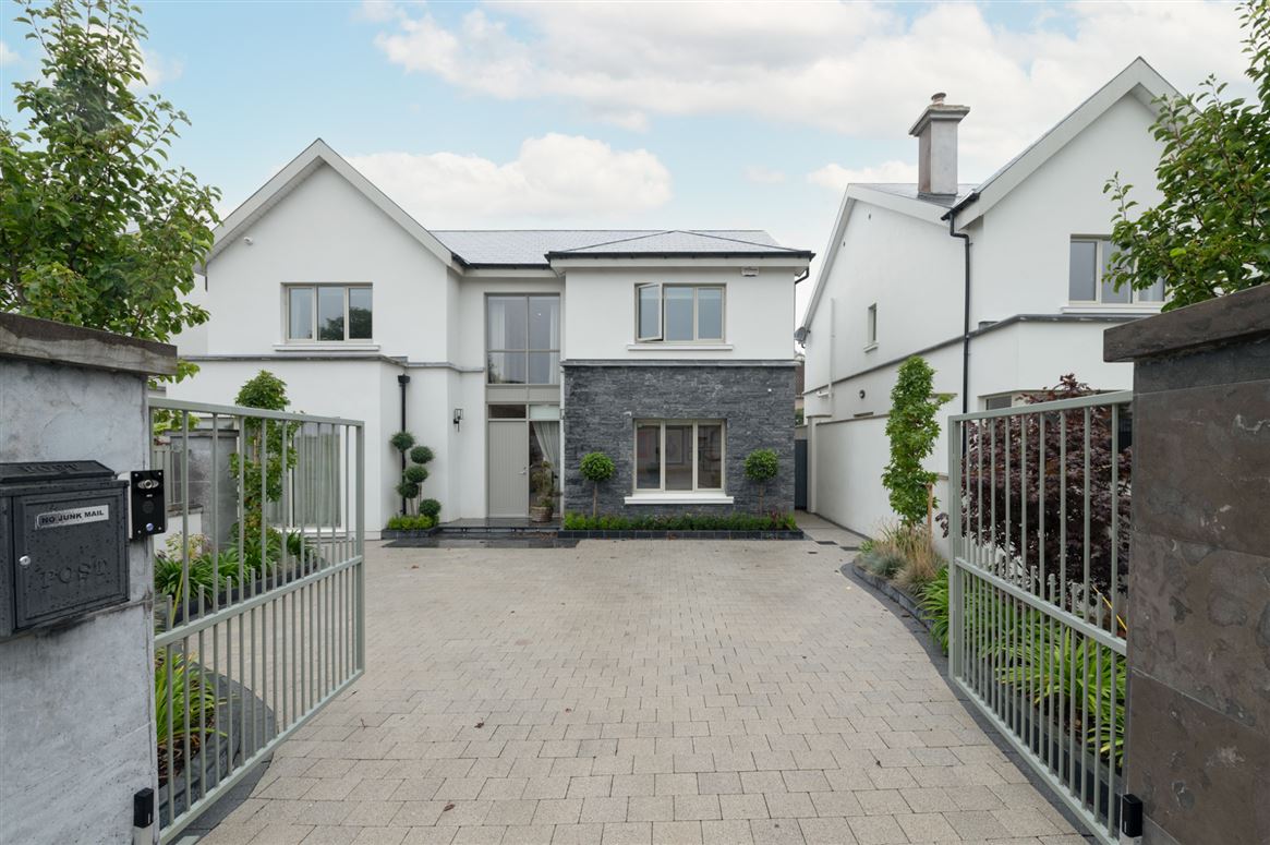 3 Greenbanks, Well Road, Douglas, Cork