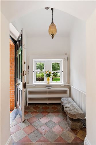 https://photos-a.propertyimages.ie/media/9/0/3/4941309/13646481-16c8-4eb7-803c-ba95b0d17196_l.jpg