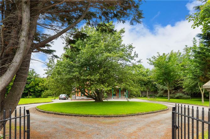 https://photos-a.propertyimages.ie/media/9/0/3/4941309/13646481-16c8-4eb7-803c-ba95b0d17196_l.jpg