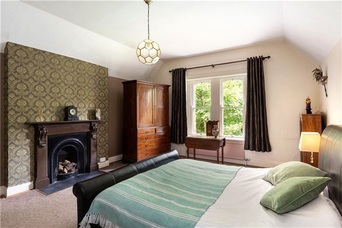 https://photos-a.propertyimages.ie/media/9/0/3/4941309/13646481-16c8-4eb7-803c-ba95b0d17196_l.jpg