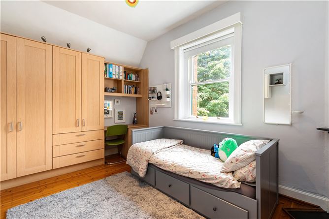 https://photos-a.propertyimages.ie/media/9/0/3/4941309/13646481-16c8-4eb7-803c-ba95b0d17196_l.jpg