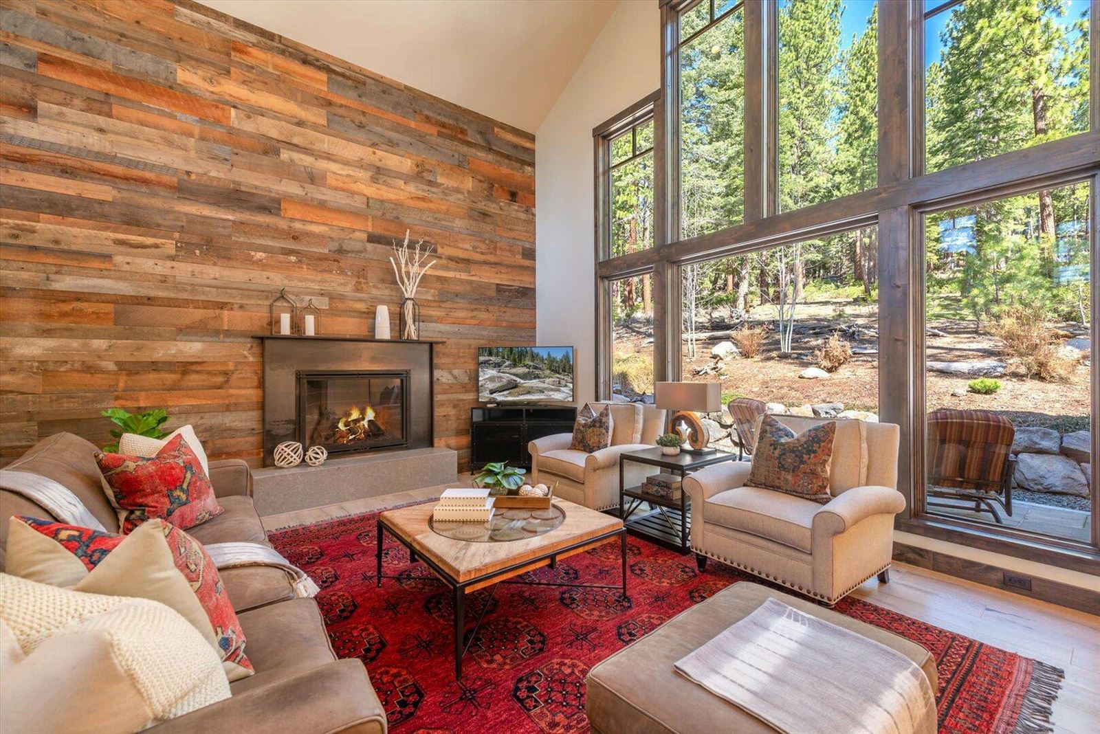 Photo 1 of 10 — Natural Summit,Truckee,California,USA