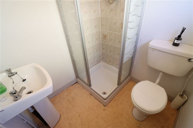 14 Seaview Avenue, Carrigaline, Cork
