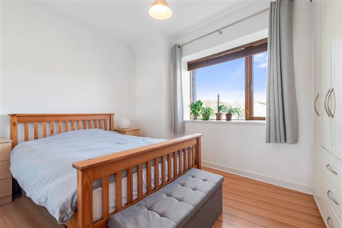 260 Fairbairn House, Bellevue, Islandbridge, Dublin 8