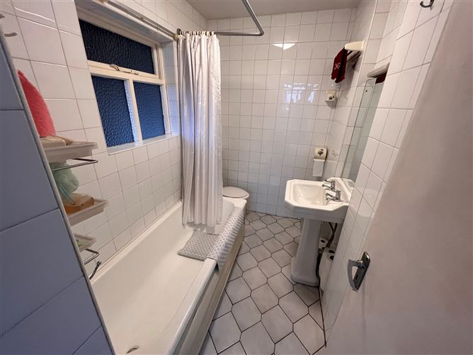 1 Quay Road, Clarecastle, Ennis, Clare