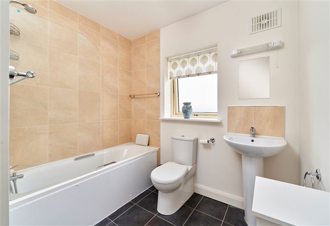 8 Coachyard Avenue, Coachyard Manor, Enfield, Co. Meath