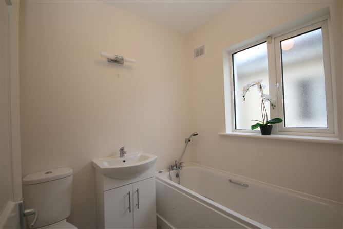 17 Woodland Park, Rush, County Dublin