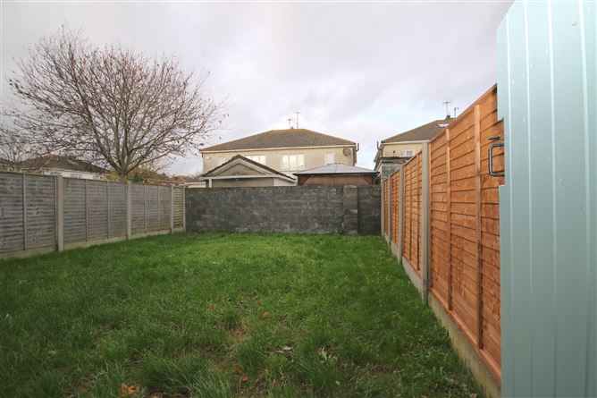 17 Woodland Park, Rush, County Dublin