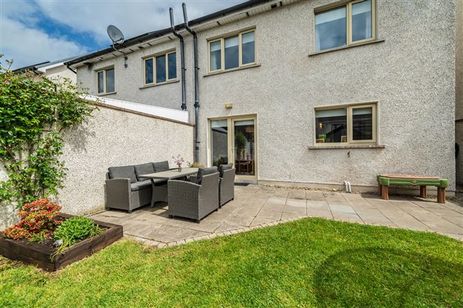 https://photos-a.propertyimages.ie/media/9/0/5/5009509/ee1e9c06-44ed-4d4a-8ad9-306dbcfc5ca6_l.jpg