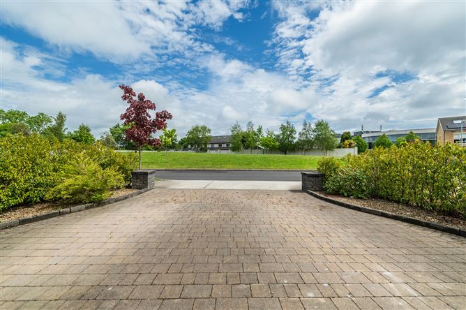 https://photos-a.propertyimages.ie/media/9/0/5/5009509/ee1e9c06-44ed-4d4a-8ad9-306dbcfc5ca6_l.jpg