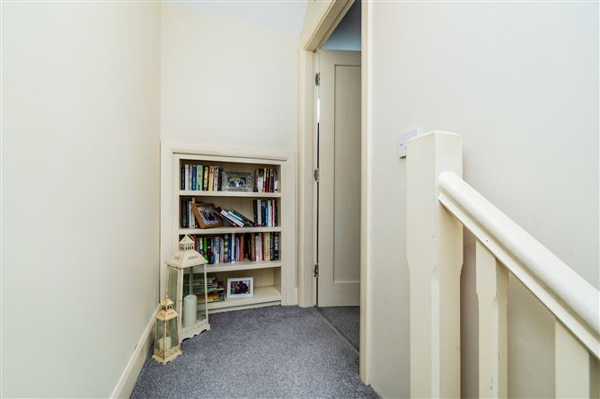 https://photos-a.propertyimages.ie/media/9/0/5/5009509/ee1e9c06-44ed-4d4a-8ad9-306dbcfc5ca6_l.jpg