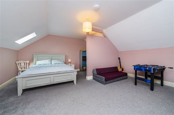 https://photos-a.propertyimages.ie/media/9/0/5/5009509/ee1e9c06-44ed-4d4a-8ad9-306dbcfc5ca6_l.jpg