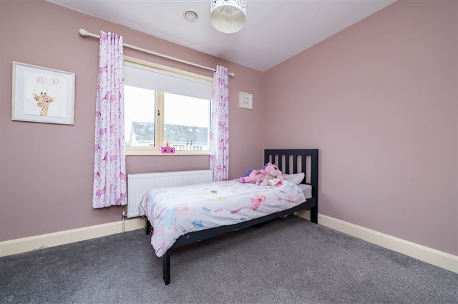 https://photos-a.propertyimages.ie/media/9/0/5/5009509/ee1e9c06-44ed-4d4a-8ad9-306dbcfc5ca6_l.jpg