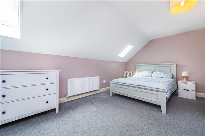 https://photos-a.propertyimages.ie/media/9/0/5/5009509/ee1e9c06-44ed-4d4a-8ad9-306dbcfc5ca6_l.jpg