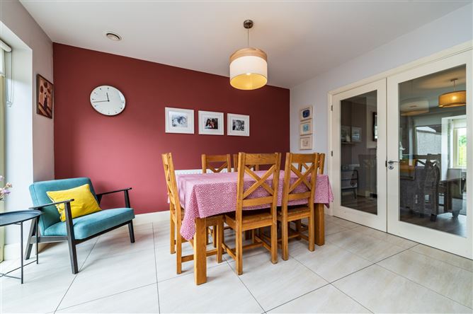 https://photos-a.propertyimages.ie/media/9/0/5/5009509/ee1e9c06-44ed-4d4a-8ad9-306dbcfc5ca6_l.jpg