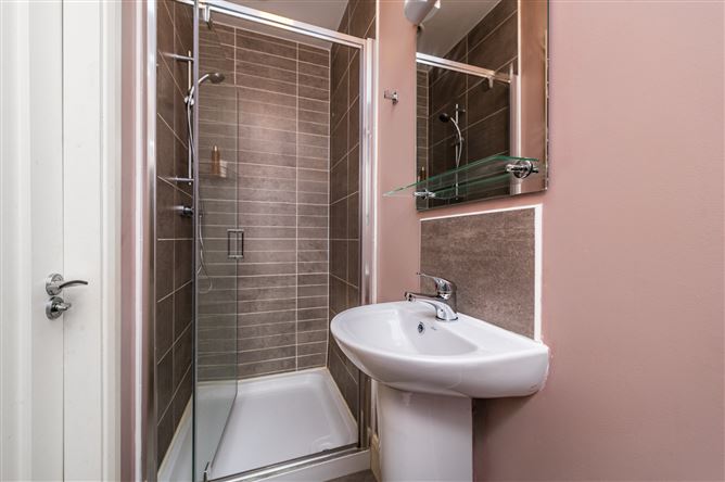 https://photos-a.propertyimages.ie/media/9/0/5/5009509/ee1e9c06-44ed-4d4a-8ad9-306dbcfc5ca6_l.jpg