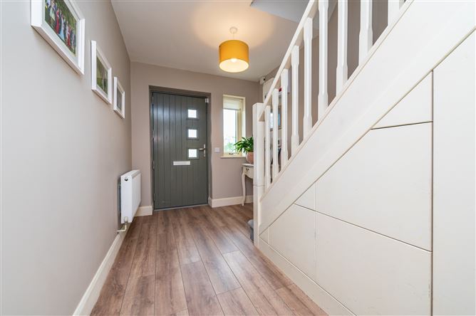 https://photos-a.propertyimages.ie/media/9/0/5/5009509/ee1e9c06-44ed-4d4a-8ad9-306dbcfc5ca6_l.jpg