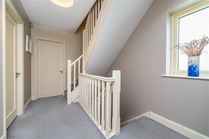 https://photos-a.propertyimages.ie/media/9/0/5/5009509/ee1e9c06-44ed-4d4a-8ad9-306dbcfc5ca6_l.jpg