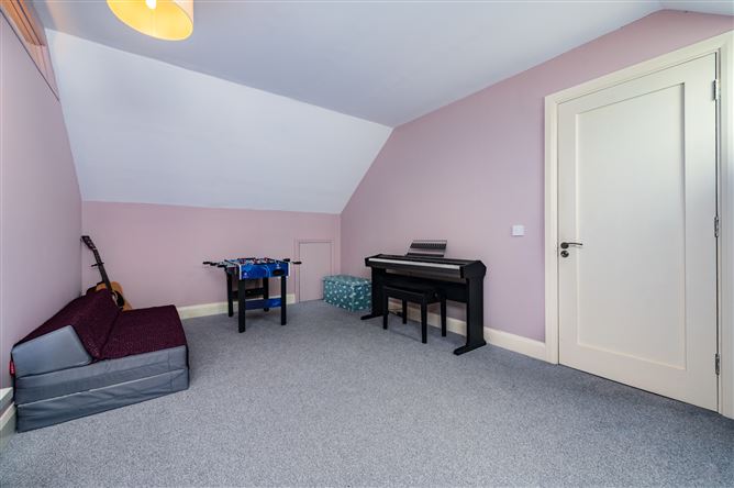 https://photos-a.propertyimages.ie/media/9/0/5/5009509/ee1e9c06-44ed-4d4a-8ad9-306dbcfc5ca6_l.jpg
