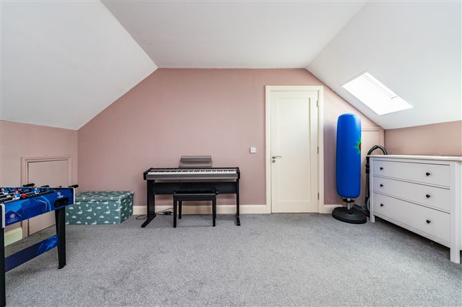https://photos-a.propertyimages.ie/media/9/0/5/5009509/ee1e9c06-44ed-4d4a-8ad9-306dbcfc5ca6_l.jpg