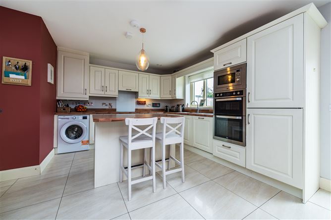 https://photos-a.propertyimages.ie/media/9/0/5/5009509/ee1e9c06-44ed-4d4a-8ad9-306dbcfc5ca6_l.jpg