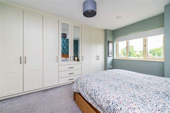 https://photos-a.propertyimages.ie/media/9/0/5/5009509/ee1e9c06-44ed-4d4a-8ad9-306dbcfc5ca6_l.jpg