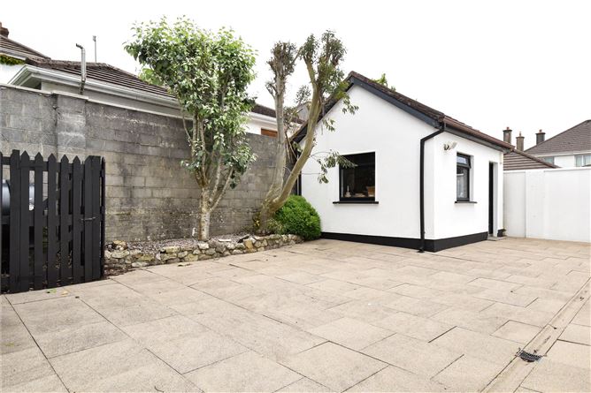 6 Woodfield, Cappagh Road, Barna, Galway