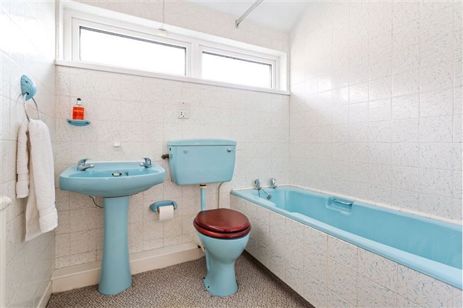 10 Oak Lawn, Castleknock, Dublin 15