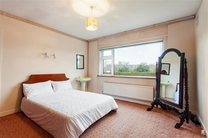 10 Oak Lawn, Castleknock, Dublin 15