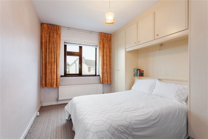 10 Oak Lawn, Castleknock, Dublin 15