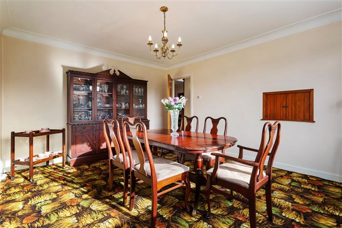 10 Oak Lawn, Castleknock, Dublin 15