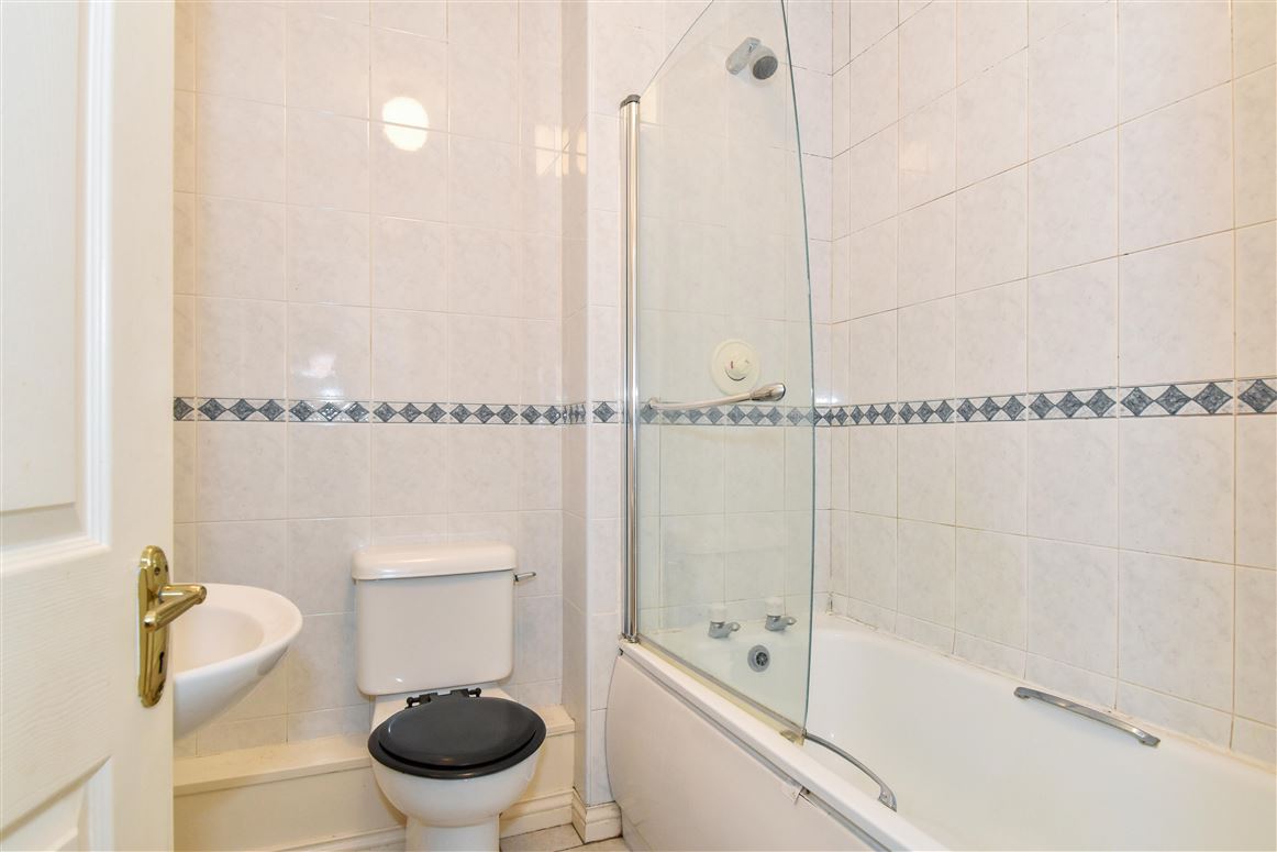 38 Gleann Noinin, College Road, Galway City 38 Gleann Noinin, College Road, Galway City