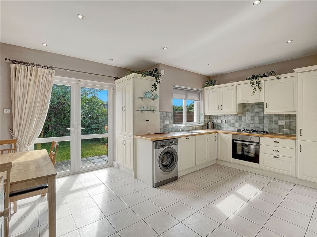 220 Ros Caoin, Roscam, Galway City 220 Ros Caoin, Roscam, Galway City