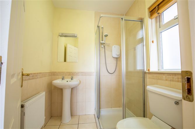 Photo 17 of 30 — 15 Clybaun Court, Clybaun Road, Knocknacarra, Galway City