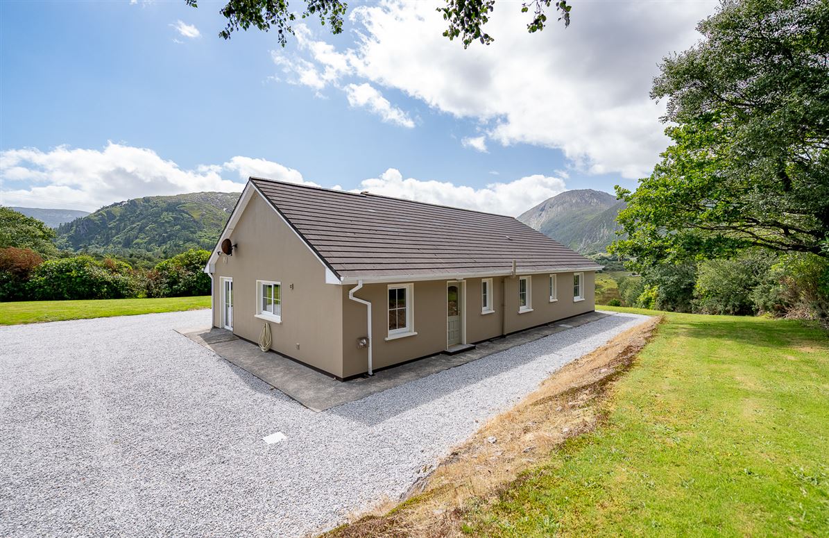 Clogherane, Lauragh Upper, Kenmare, Co. Kerry, V93 Y681