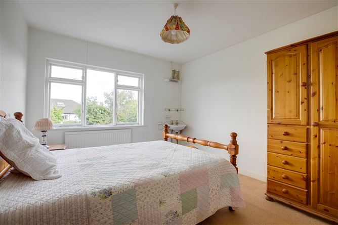 Linda Vistabh, 15 Edenbrook Park, Rathfarnham, Dublin 14