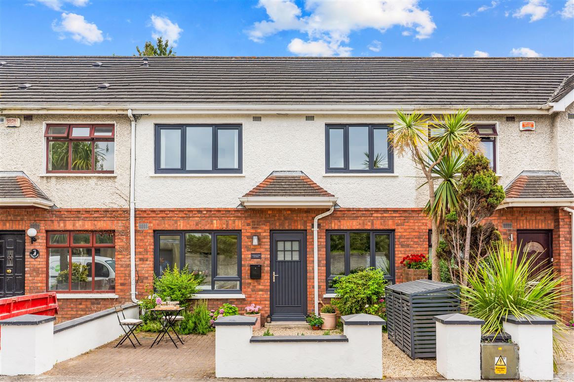 2 Strand Mews, Lea Road, Sandymount, Dublin 4